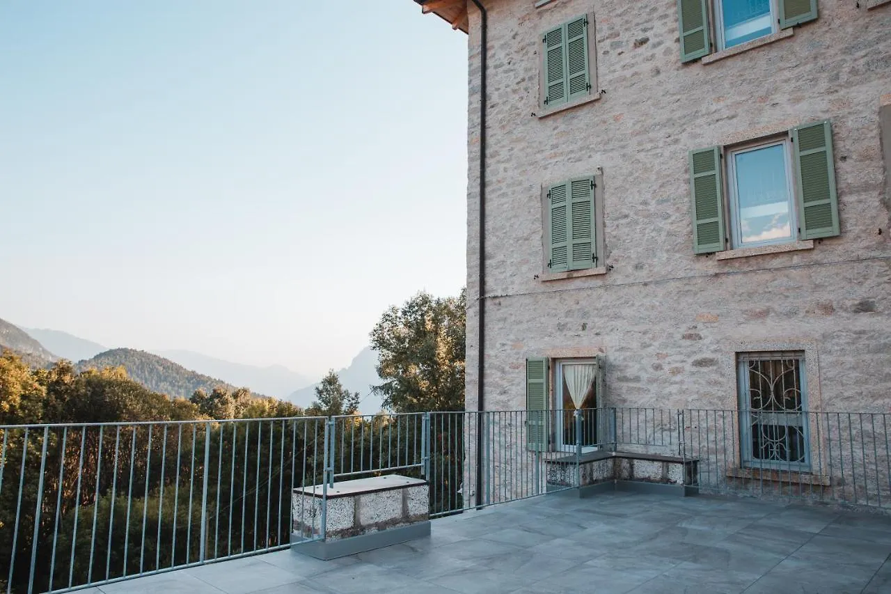 Cevo Casa Del Parco Adamelloホステル ホステル