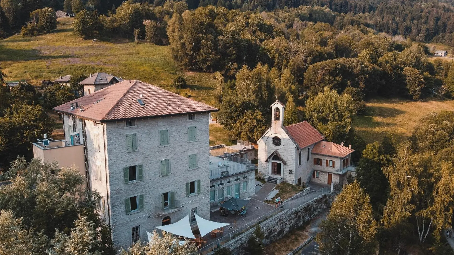 Cevo Casa Del Parco Adamelloホステル